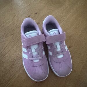 Girls Adidas Sneakers 13